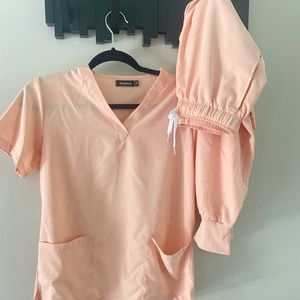 Jogger scrub set size small!